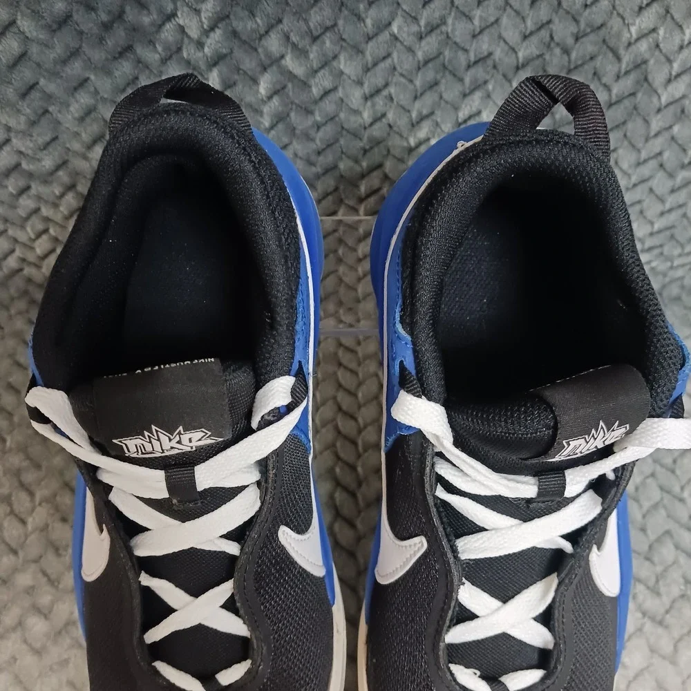 Nike Team Hustle D10 GS Black Game Royal Youth Basketball Shoes Size 6.5Y